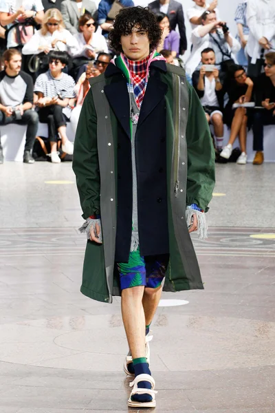 Look 9